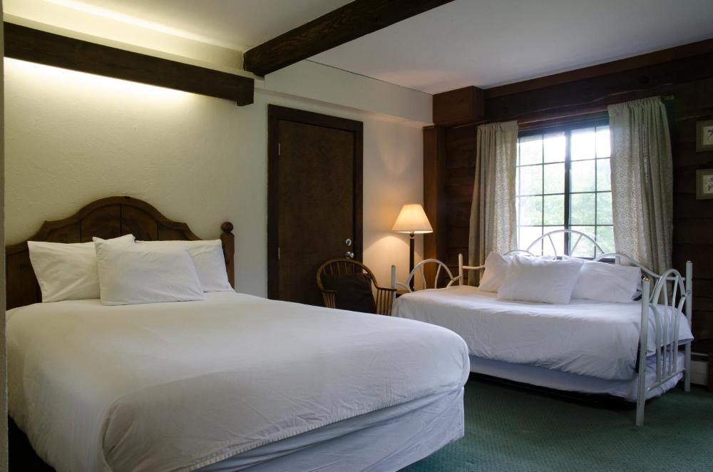 Summit Lodge